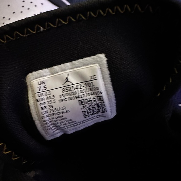 Nike Air Jordan 1s - Picture 4 of 4